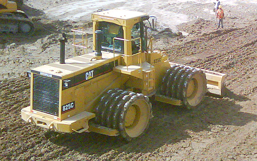Tractocompactador Caterpillar 825C